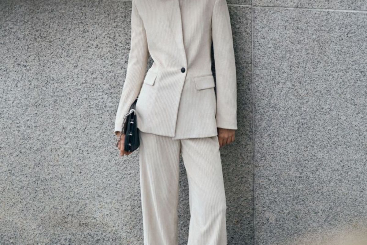 idee outfit ufficio donna completo bianco