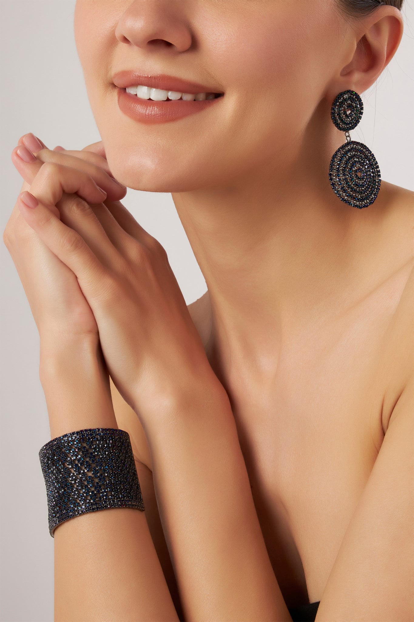 MELUSINA BIJOUX Orecchini Pendenti Rotondi con Strass Blu