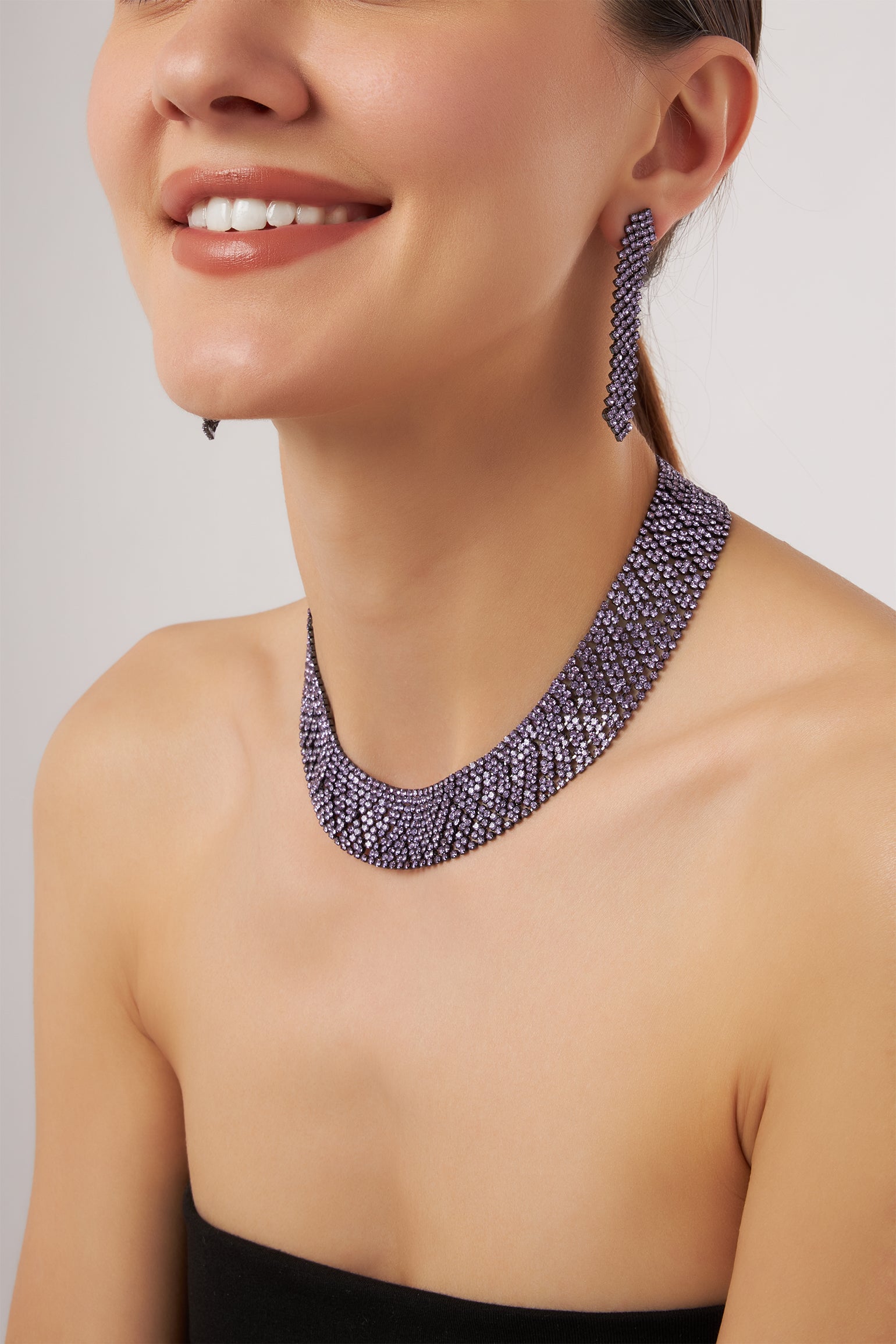MELUSINA BIJOUX Round Neck Necklace with Lilac Rhinestones