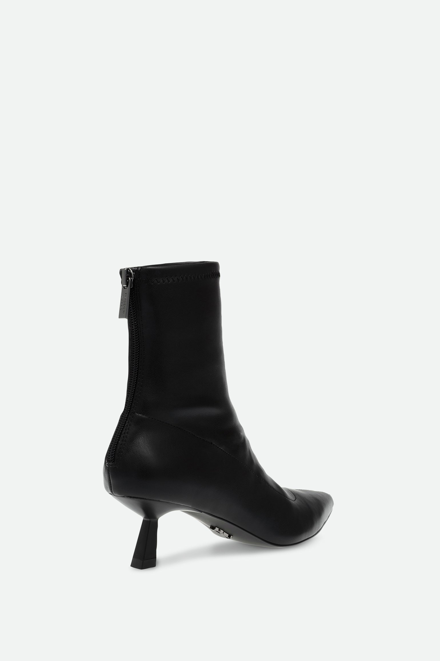 STEVE MADDEN SELECTION BLACK BOOT
