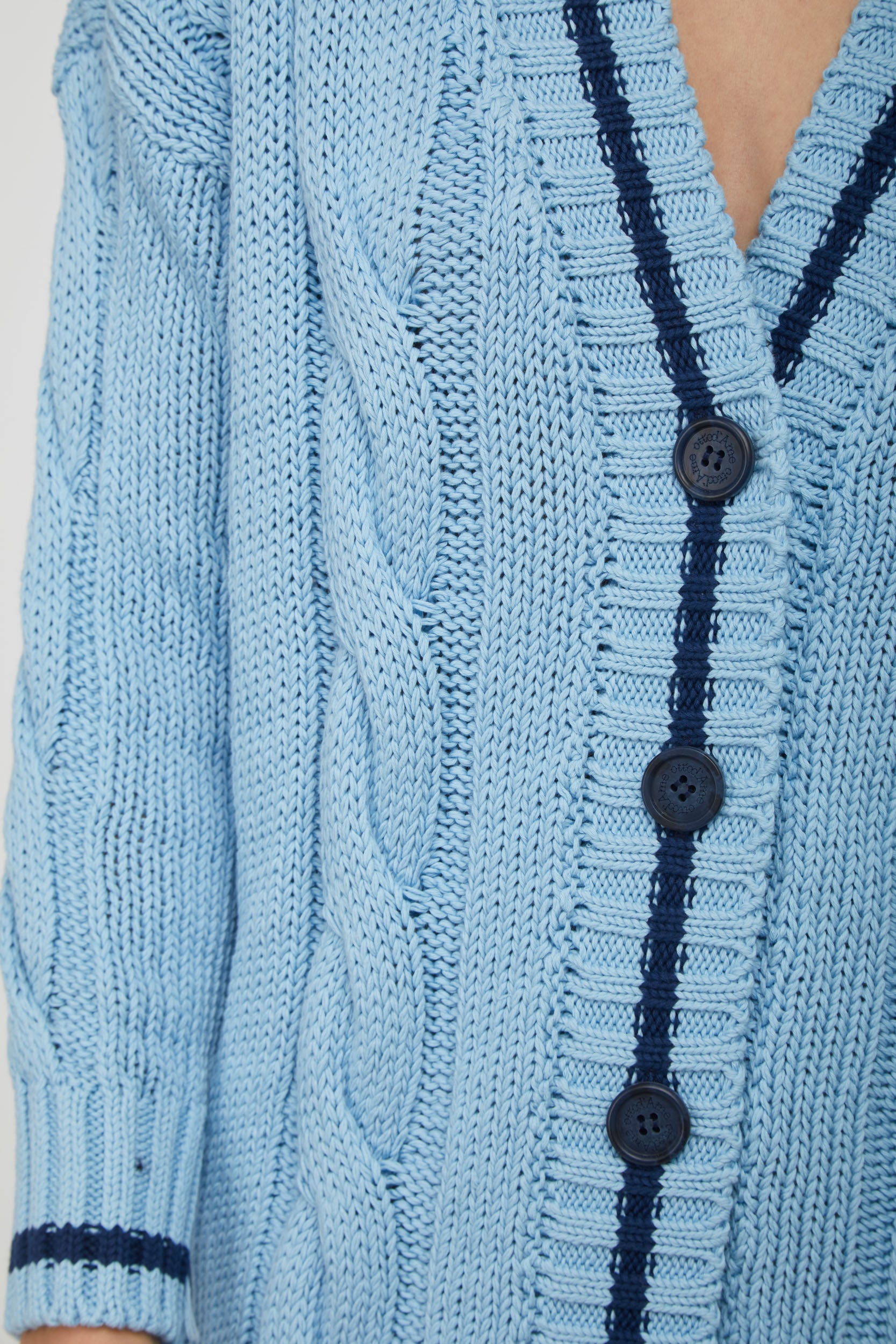 OTTOD'AME Cardigan Over Celeste Trecce