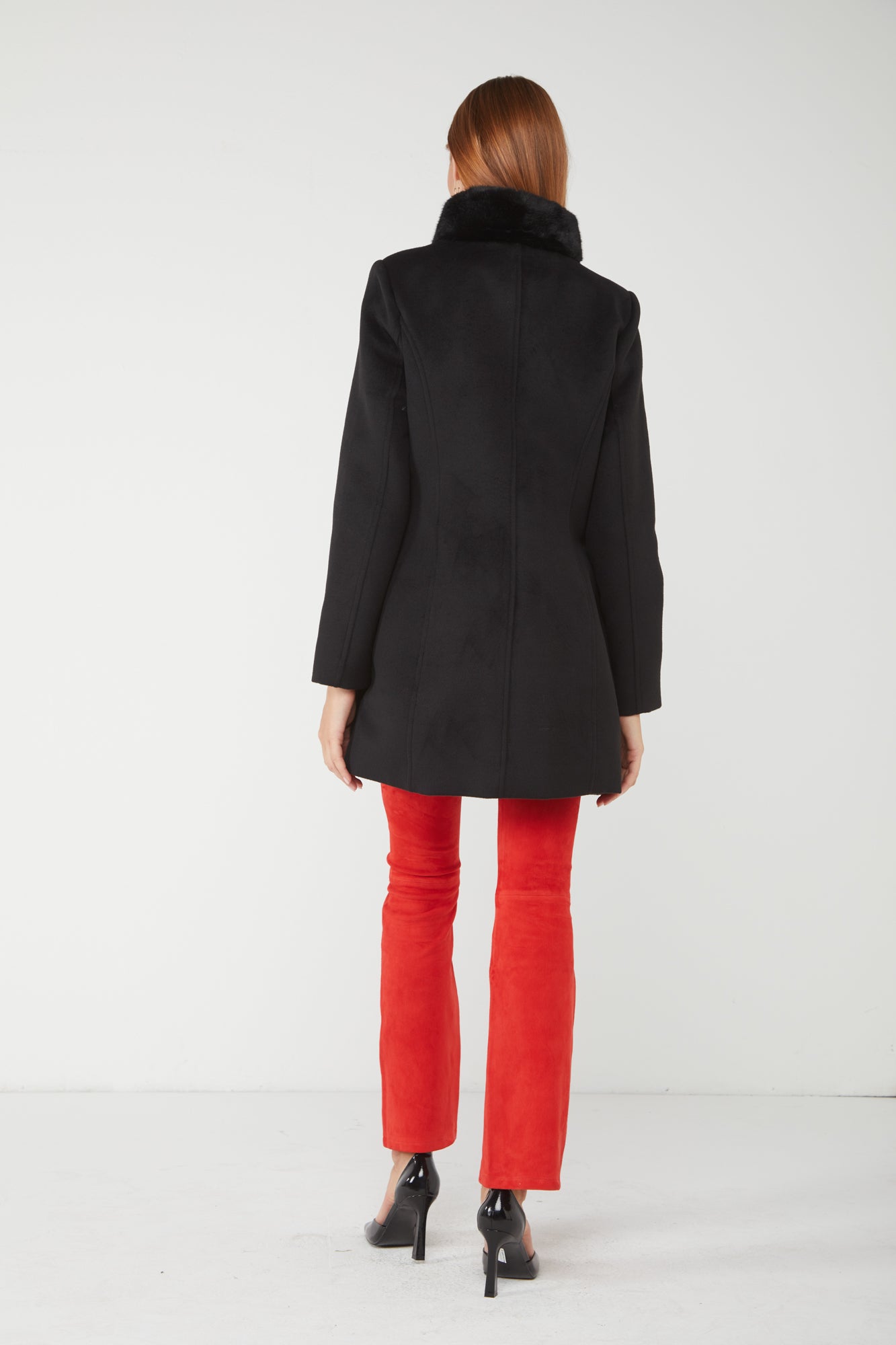 TOY G Cappotto Nero con Colletto in Eco-pelliccia