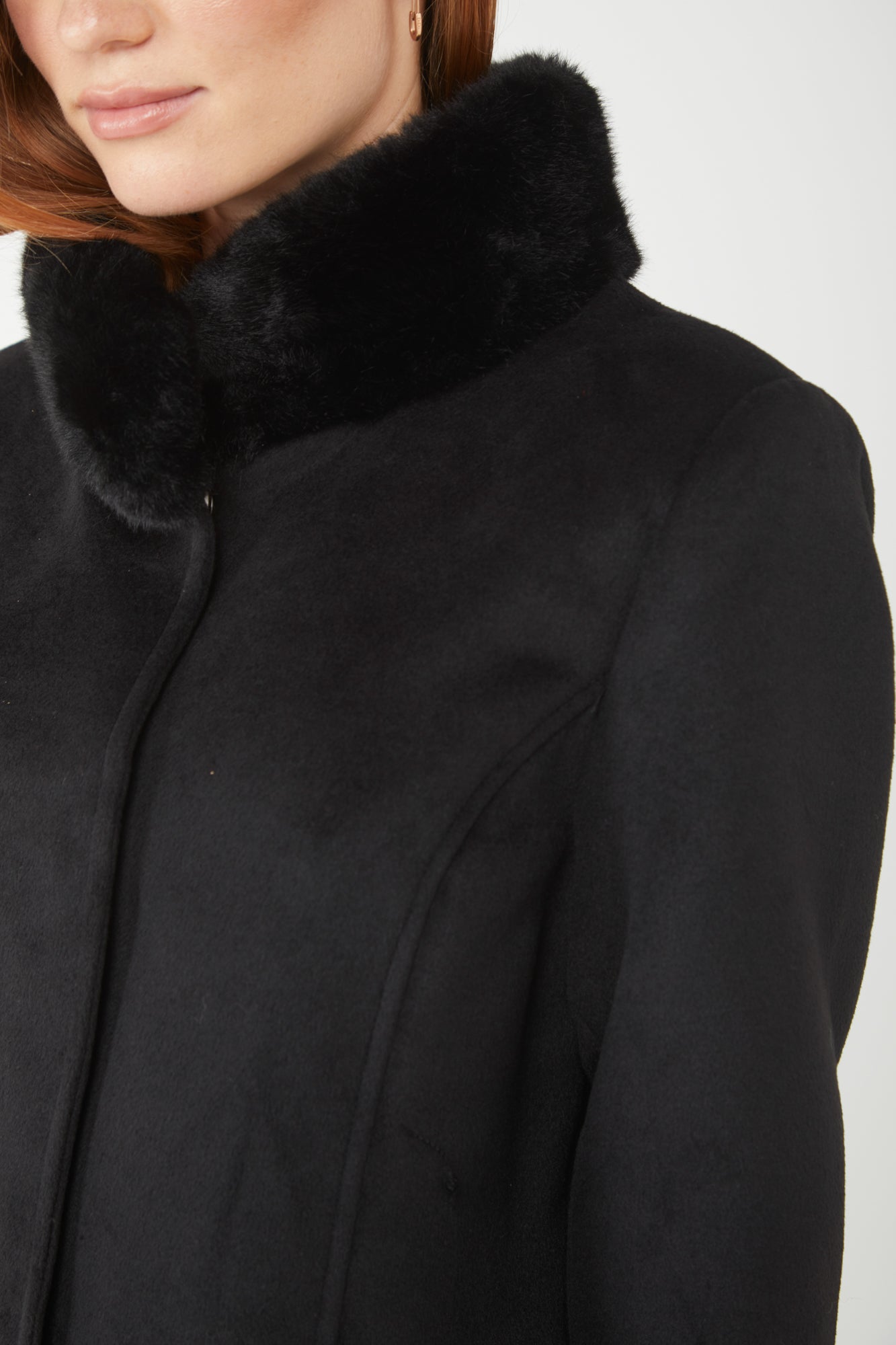 TOY G Cappotto Nero con Colletto in Eco-pelliccia