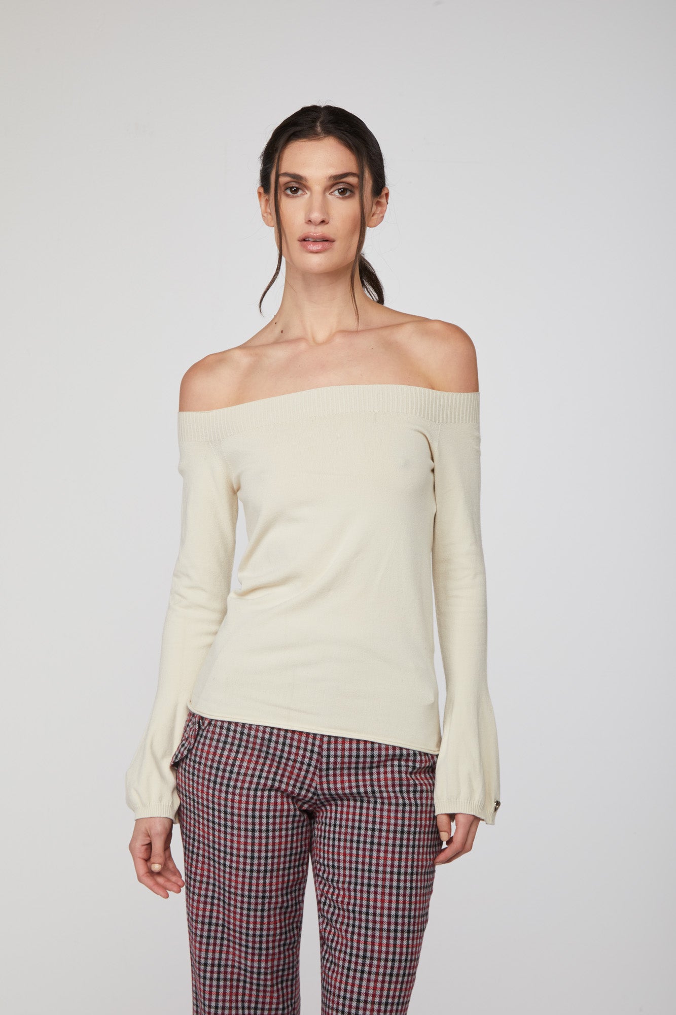 ISABELLE BLANCHE Maglia scollo a v con dettaglio polso M182 F002 JADE Verde S ISABELLE BLANCHE Maglia scollo a v con dettaglio polso M182 F002 JADE Verde S