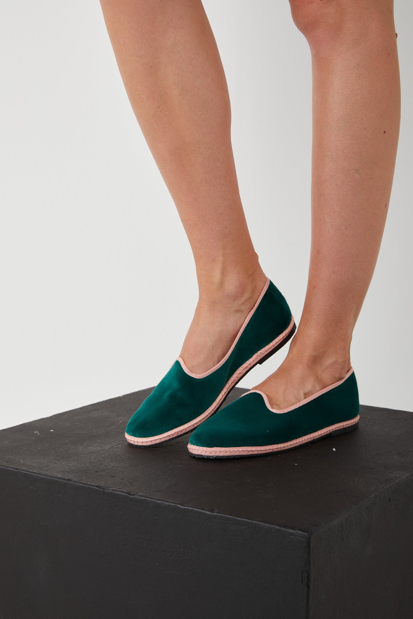 THE ARTISANAL CLUB Friulana in Forest Green and Pink Velvet