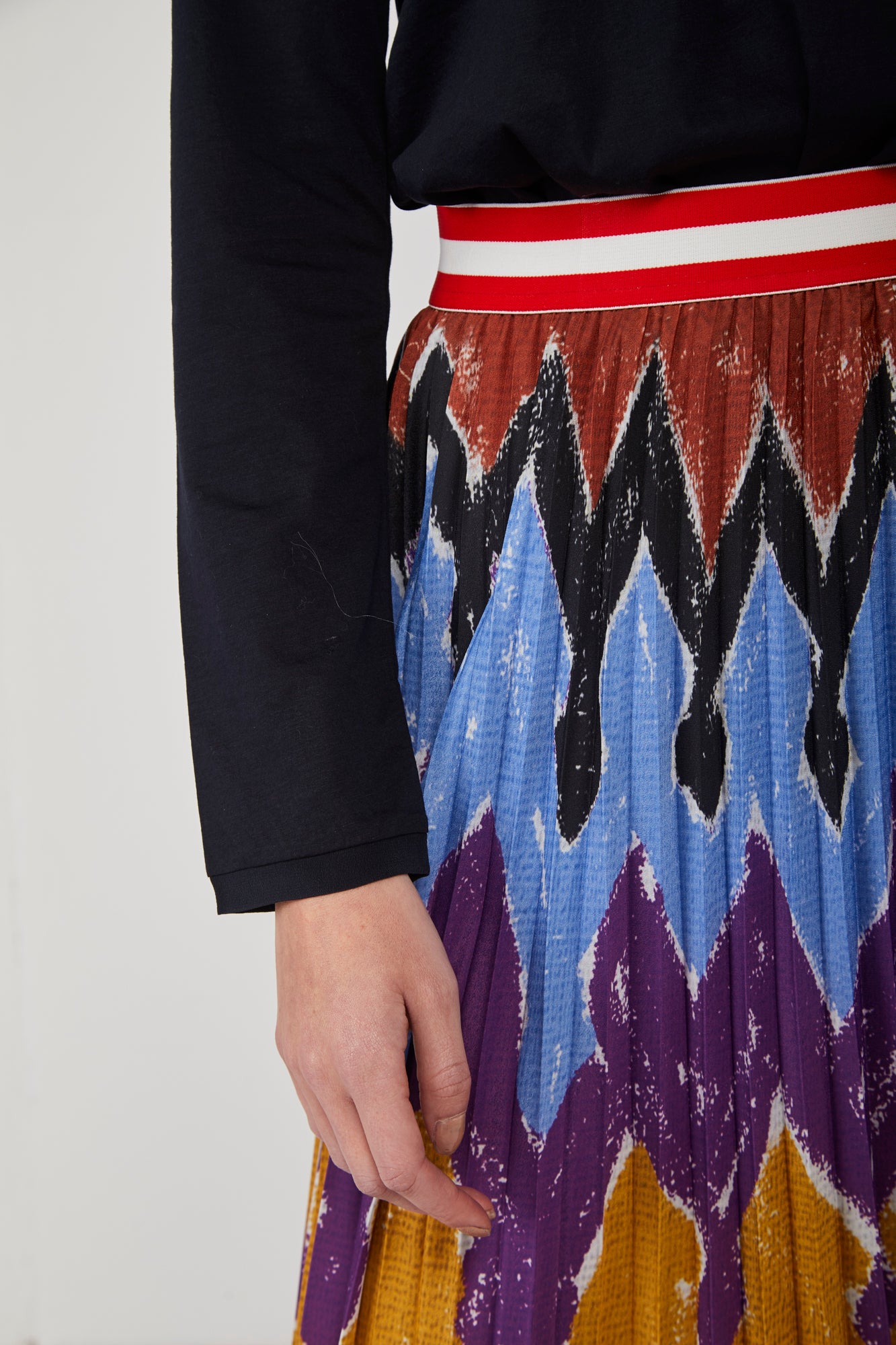STELLA JEAN Patterned Pleated Skirt