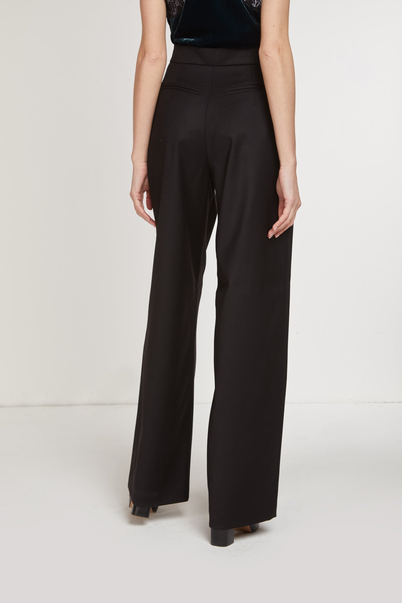 NINEMINUTES Pantalone The Crew Smocking Nero