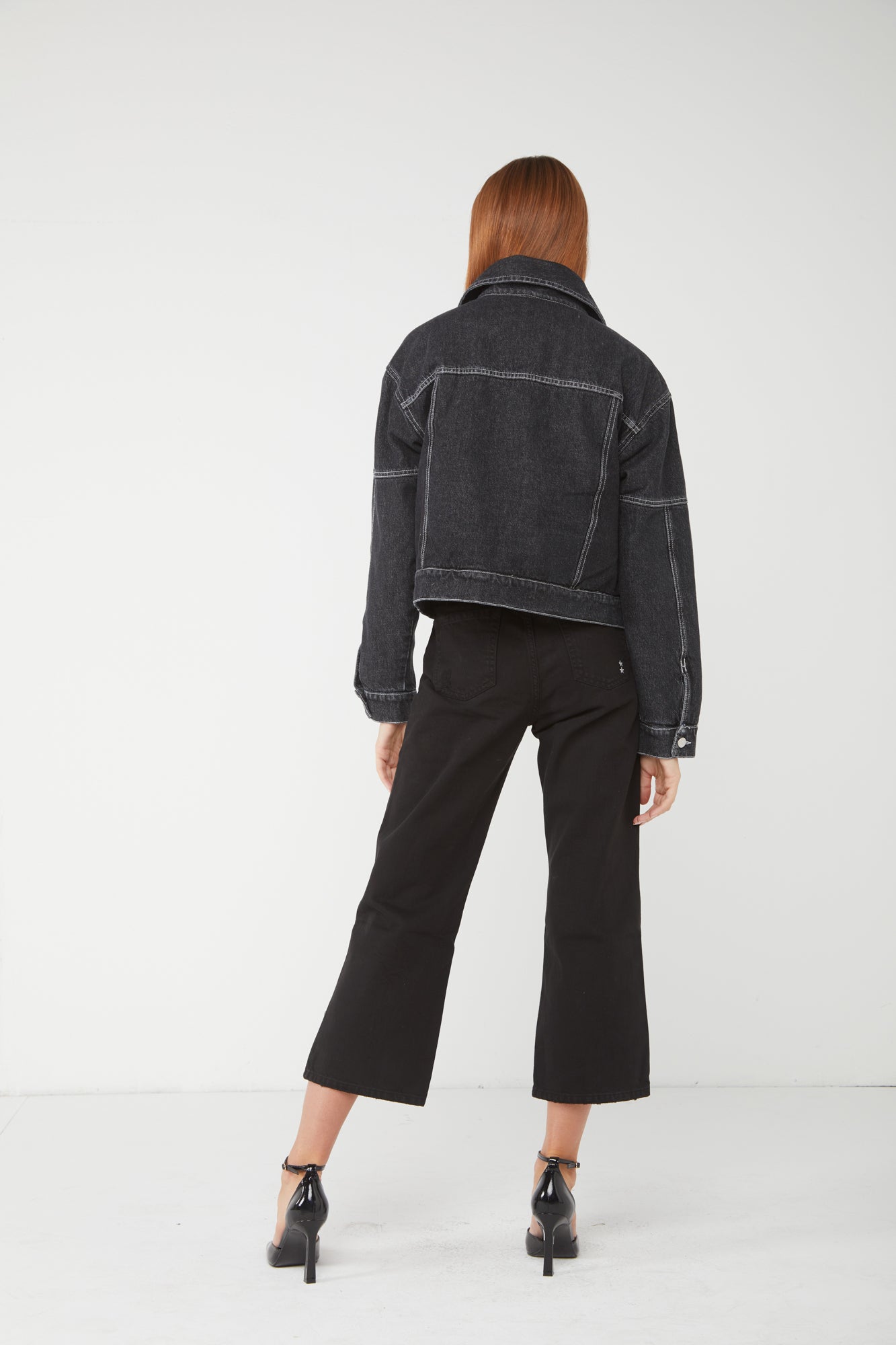 ICON DENIM Giacca di Jeans Nera con Eco-pelliccia