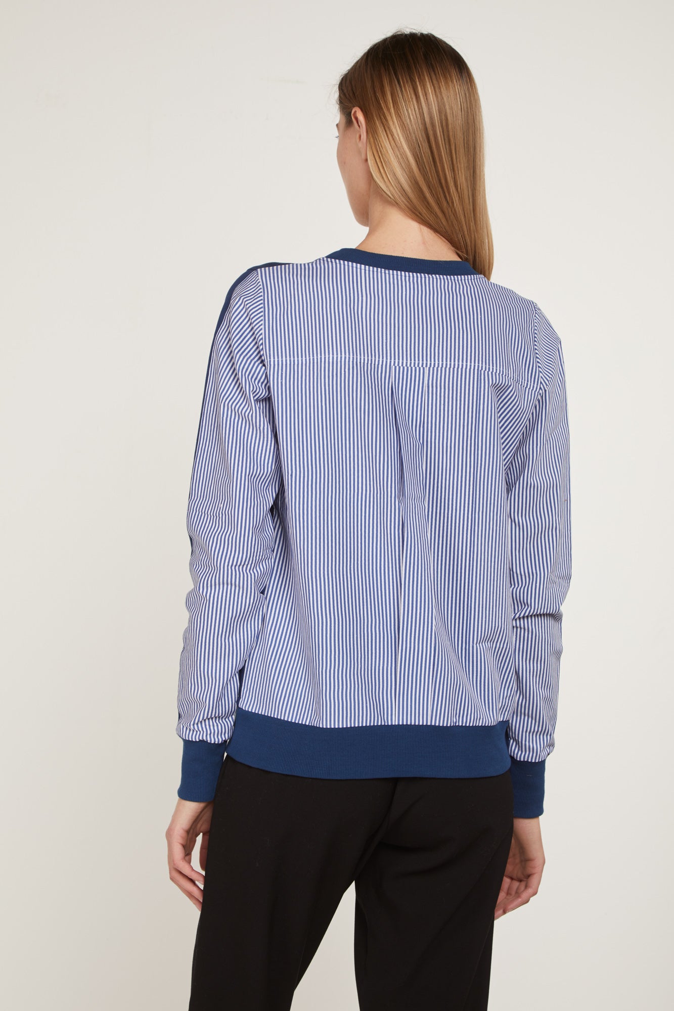 PRINCESSES LODO Blue "P" Sweatshirt