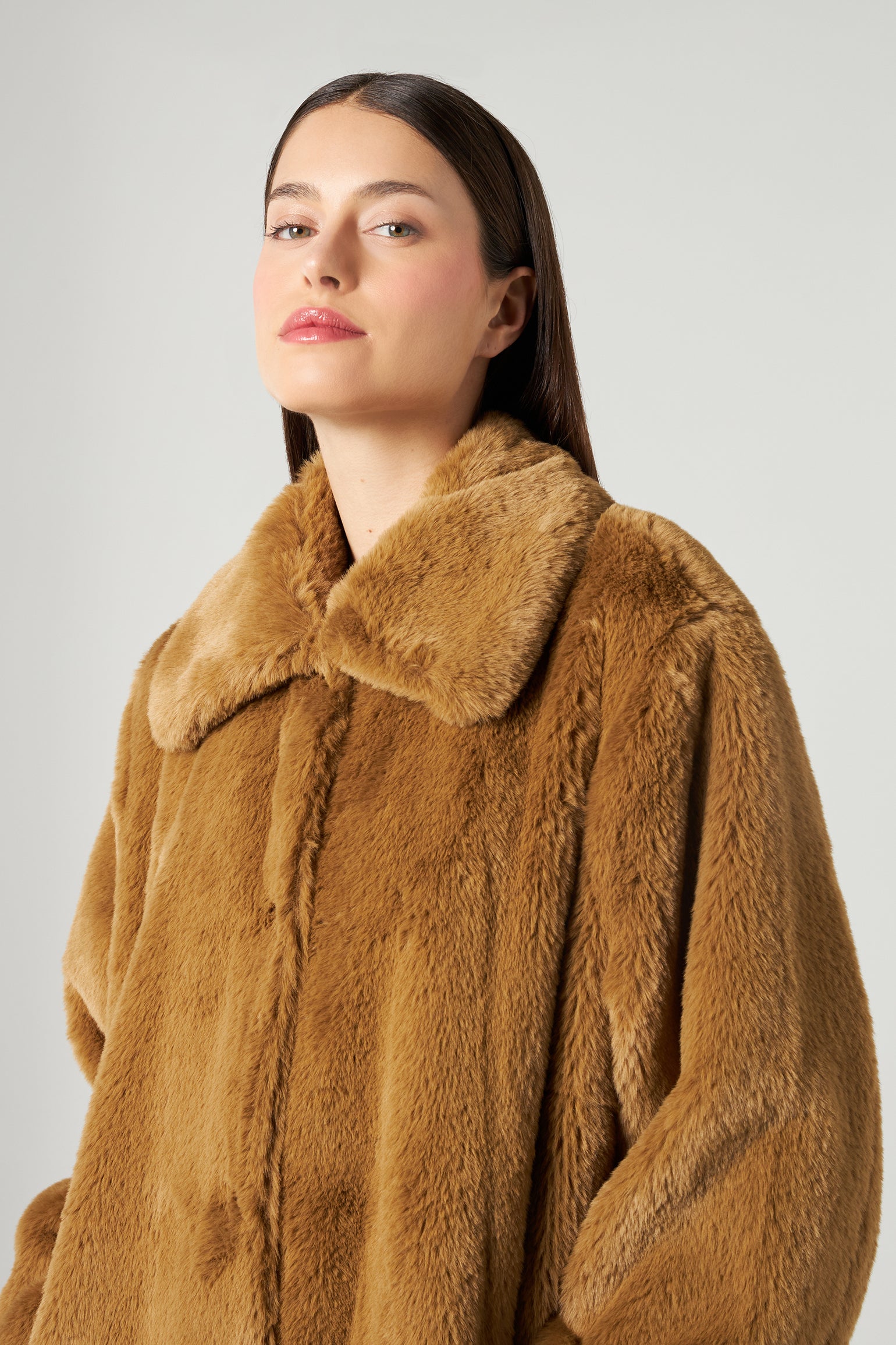STAND STUDIO Cappotto in Eco Pelliccia Khaki