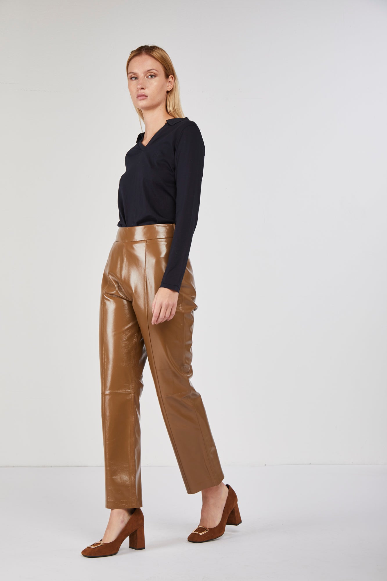 ARMA Pantalone in Pelle a Gamba Dritta Marrone