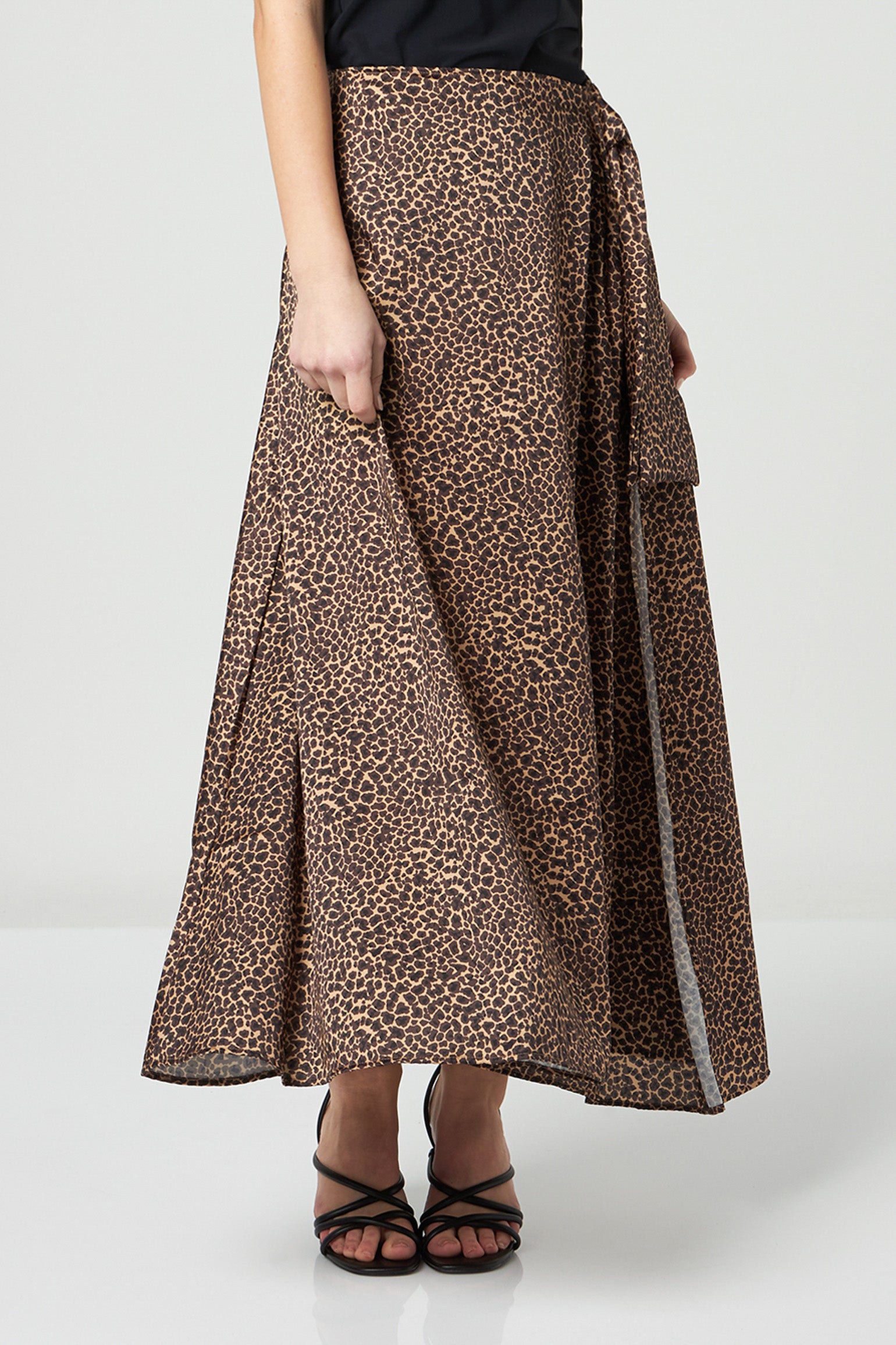 JIJIL Spotted Long Skirt