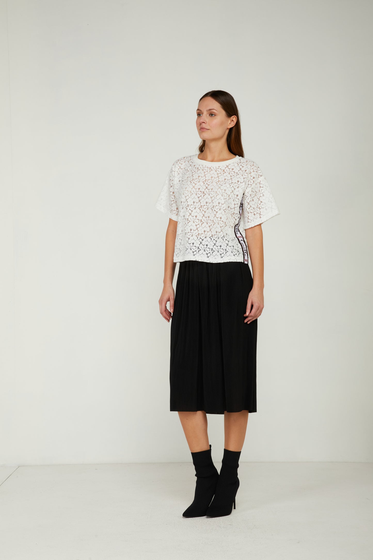 GAELLE T-shirt in Pizzo Bianca
