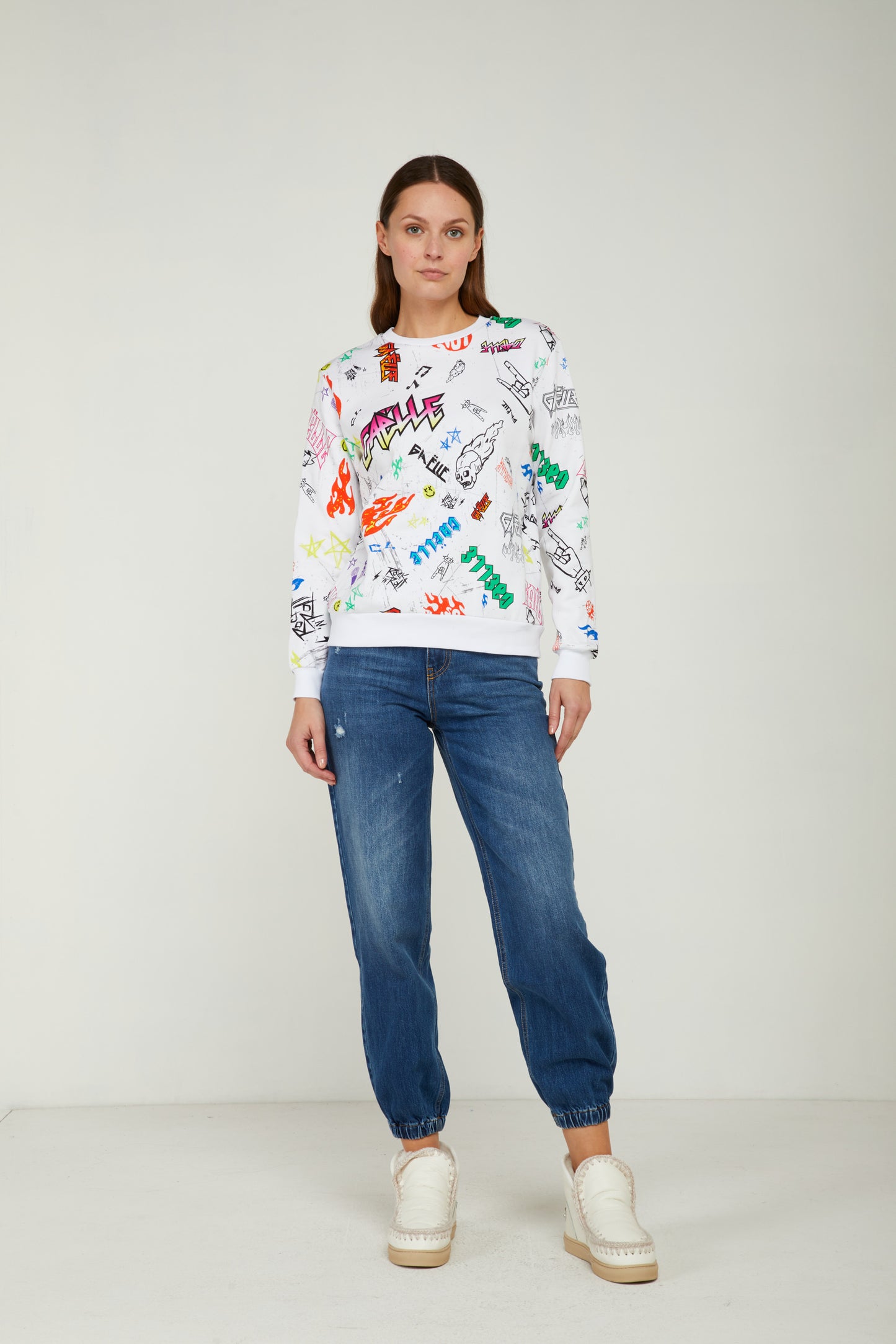 GAELLE White Sweatshirt with Multicolor Prints