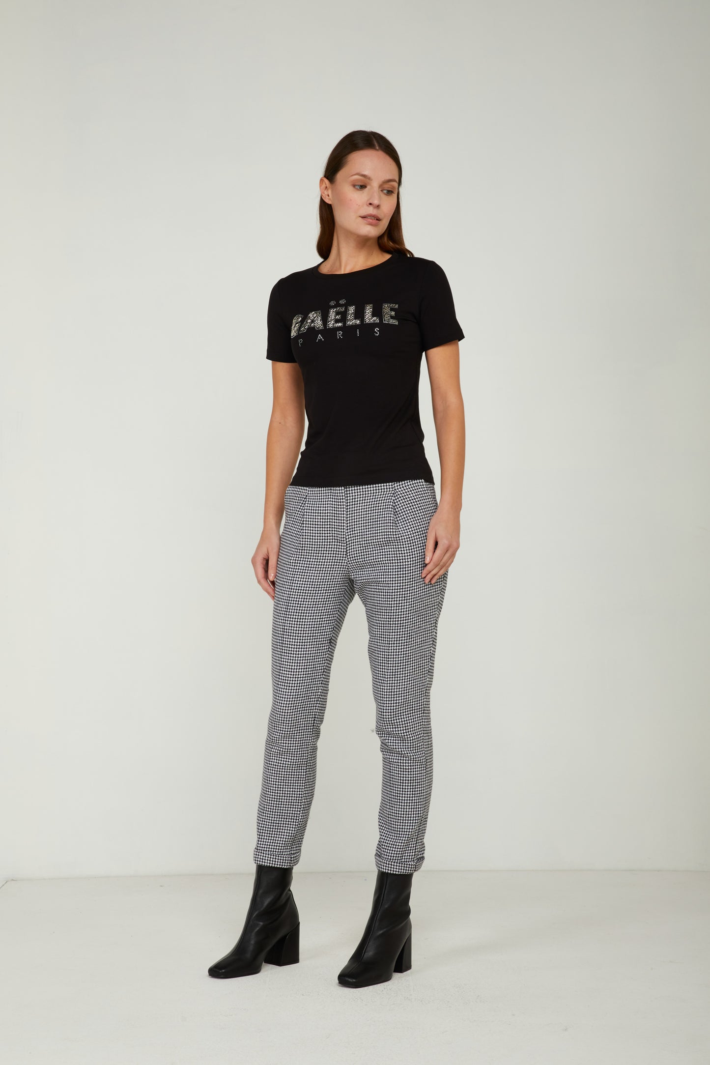 GAELLE T-shirt Nera con Logo Strass