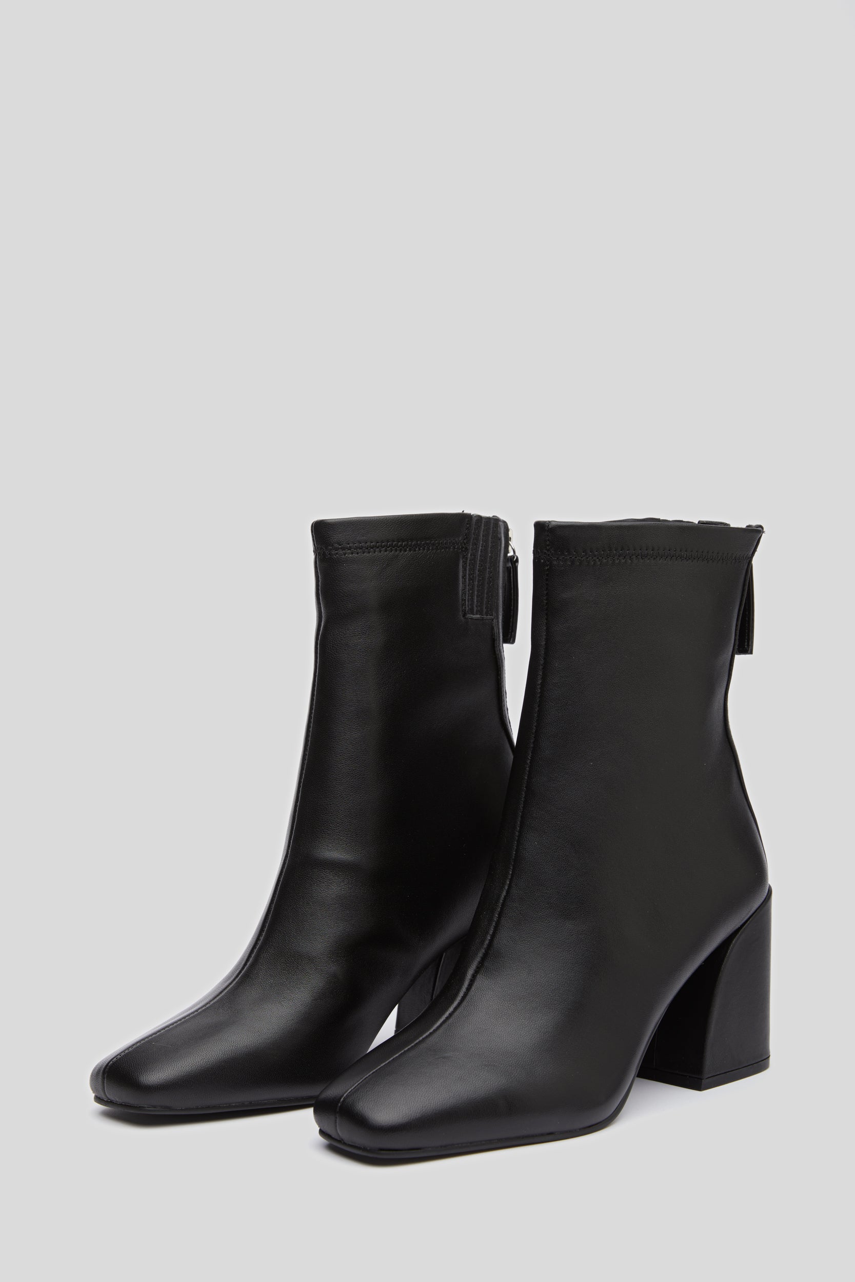 STEVE MADDEN Black "Critical" Ankle Boots
