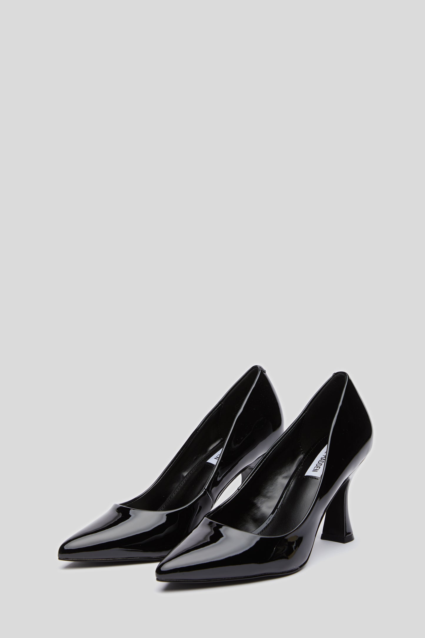 STEVE MADDEN Décolletè Notary in Vernice Nere