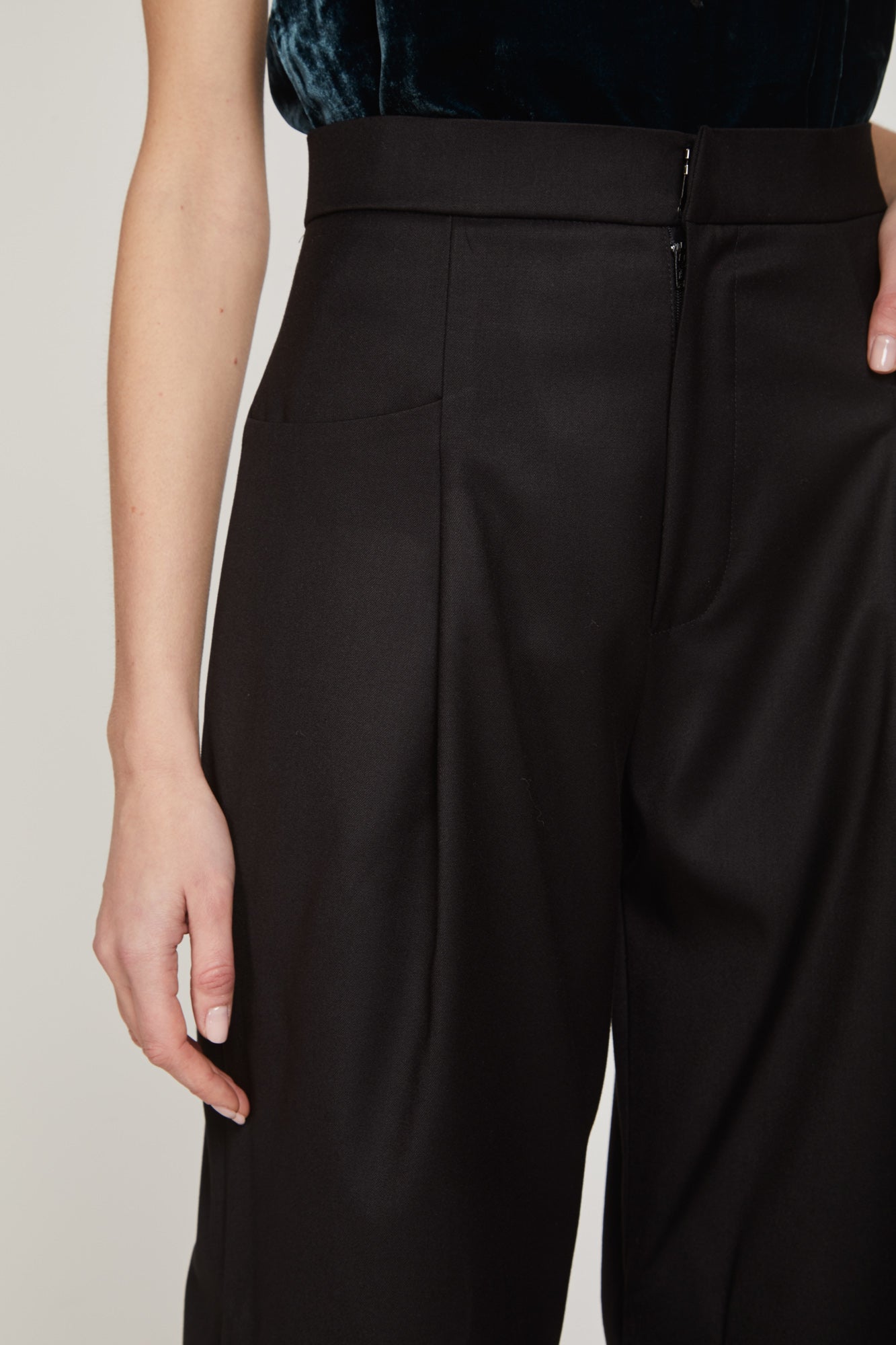 NINEMINUTES Pantalone The Crew Smocking Nero