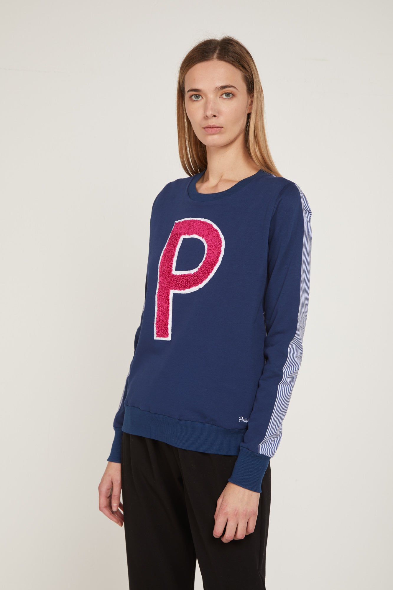PRINCESSES LODO Blue "P" Sweatshirt