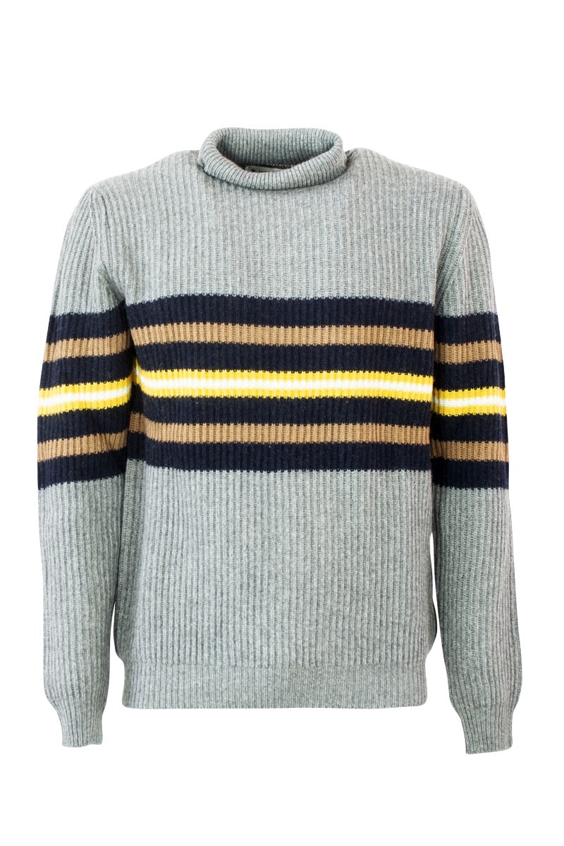 MANUEL RITZ
Manuel Ritz turtleneck sweater